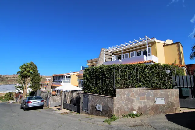 MONTAÑA LA DATA - casa con jardin y espectaculares vistas — 25