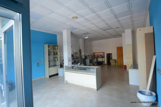 Local comercial a la venta en Orihuela, frente a la Plaza de
