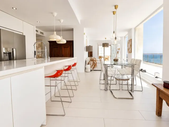 Ático con gran terraza y vistas al mar — 8