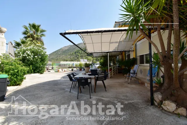 CHALET CON 17 DORMITORIOS, PISCINA, GARAJE, JARDÍN Y BARBACOA — 10