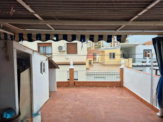 CASA  EN EL CENTRO DE TORRE DEL MAR — 26