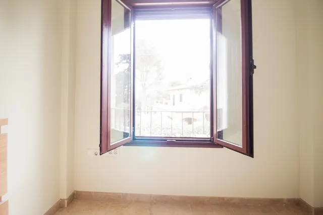 ¡Tu nuevo hogar en Bormujos! Magnífico chalet en alquiler con patio. — 32