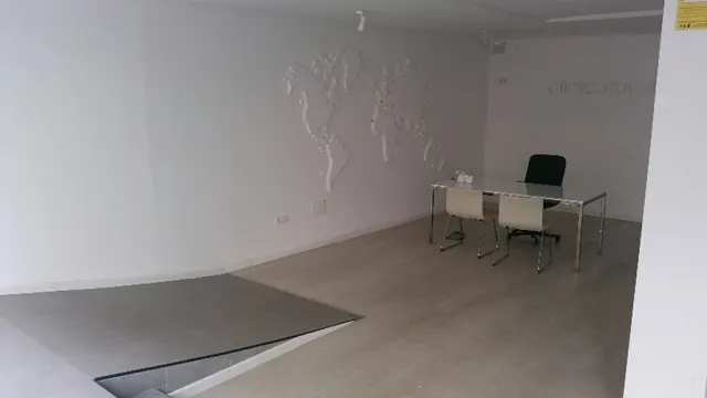 EN VENTA LOCAL COMERCIAL EN LOS CRISTIANOS — 6