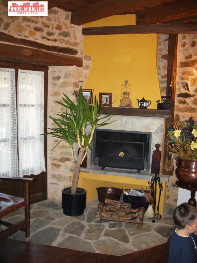 SE  VENDE CASA TIPICA MARAGATA INDEPENDIENTE EN EL CAMINO DE SANTIAGO — 23