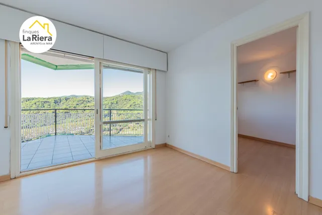 Piso con impresionantes vistas a mar y montaña — 16