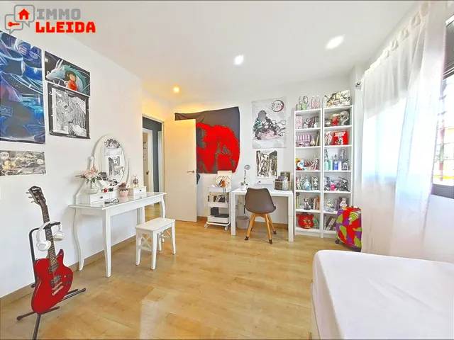 Piso con terraza y garaje en Cerdanyola del Vallès — 6