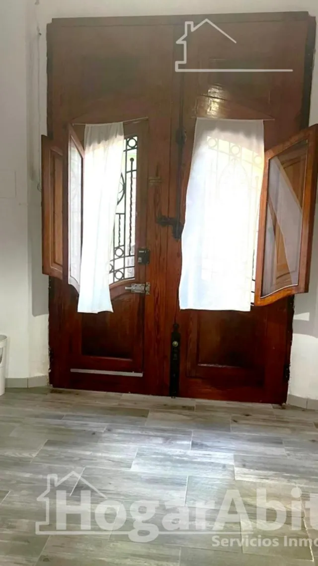 Amplitud y aire libre en esta espaciosa casa de pueblo reformada con patio privado y gran terraza — 17