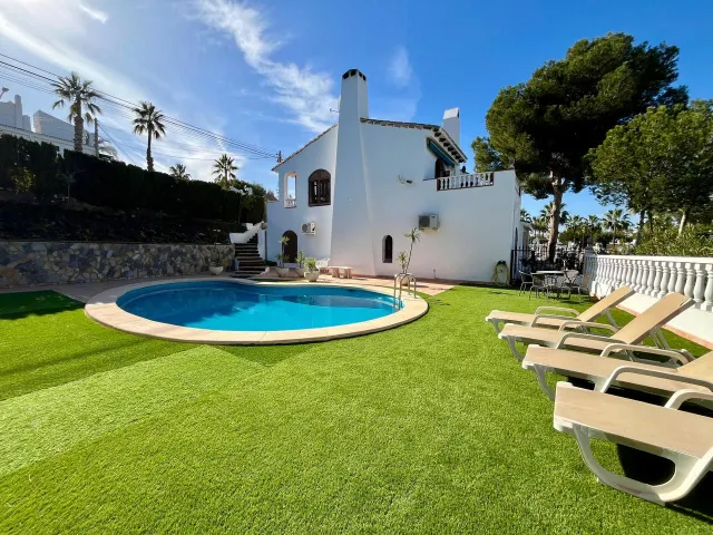 Villa 4 habitaciones 184m² en venta - Villamartin — 29