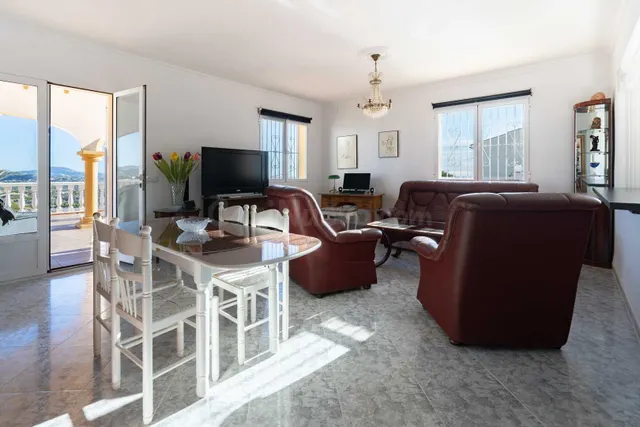 Villa 4 habitaciones 264m² en venta - Cucarres - foto 2