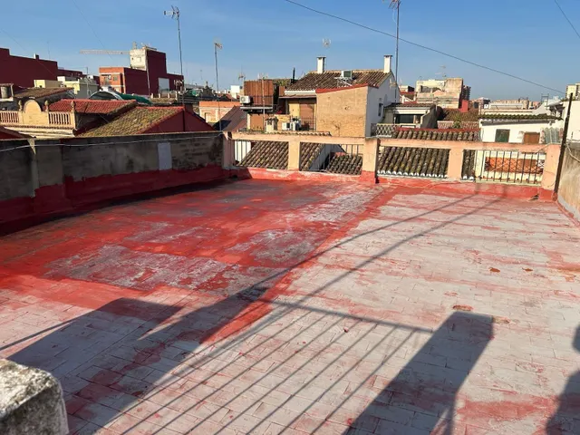 OPORTUNIDAD...EN PLENO CORAZON DEL CABAÑAL...DOS CASAS COMPLETAS A LA VENTA — 25