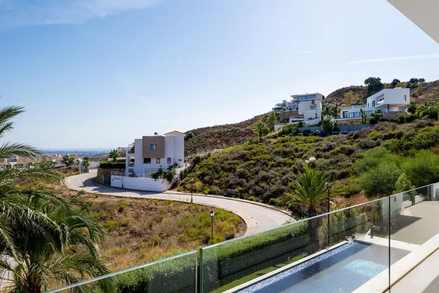Spectacular Contemporary Villa with Exquisite Quality and Beautiful Views — 24