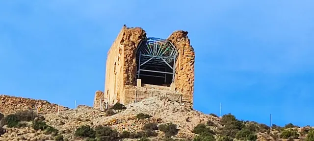 DOS SOLARES INDEPENDIENTES EN EL CASCO ANTIGUO DE GUALCHOS — 50