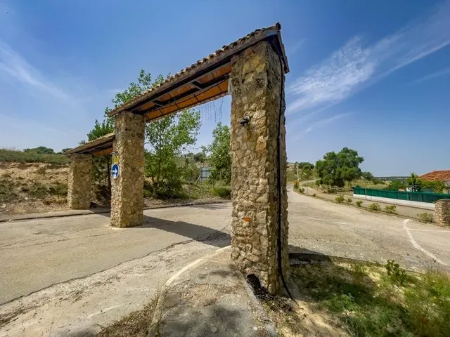 Terreno en venta en calle Carahorma G 587, Lillo — 29