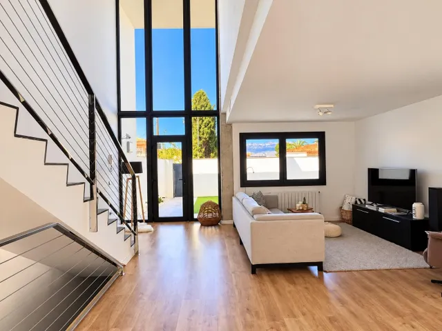 Preciosa casa de esquina con 3 dormitorios, amplia parcela privada y vistas panorámicas en Albir — 8