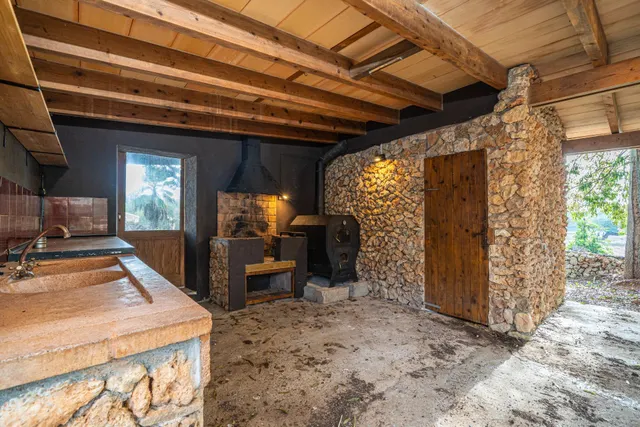 Finca rústica con 3 dormitorios, piscina y múltiples posibilidades en Inca. — 30