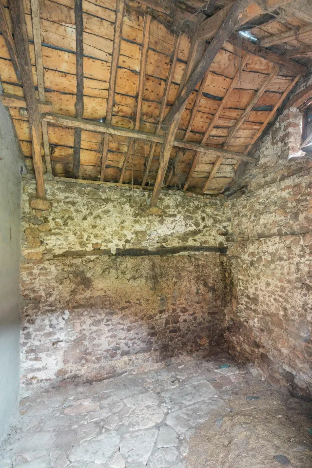Casa, cuadra, pajar y fincas en venta en babia — 19