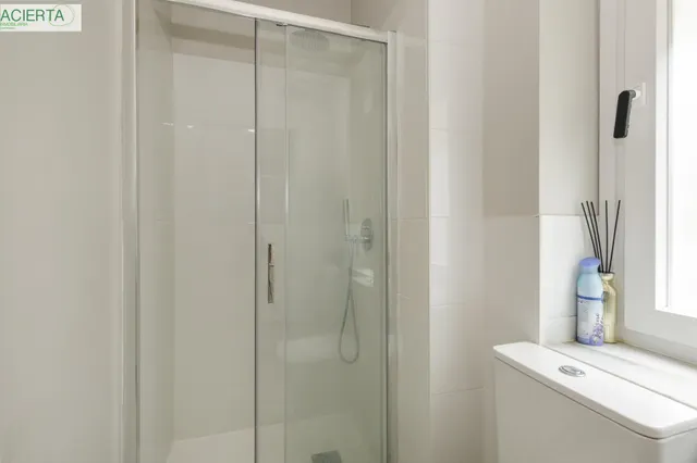 ✨ EXCLUSIVO PISO DE 253 m2 EN GRANADA CENTRO – 2.800 €/MES DE RENTABILIDAD — 20