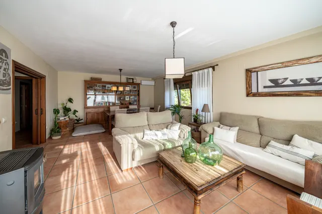 Chalet unifamiliar independiente de 320 m2 parcela de 992 con piscina y certificación A — 14