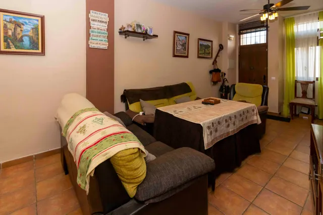 Amplia Casa en Badajoz - Ideal para Familias (Bda San Miguel) — 8