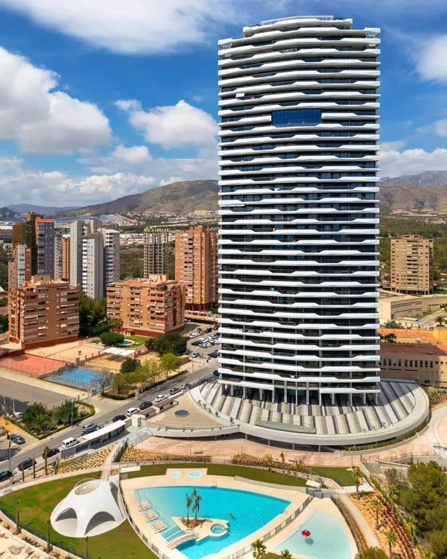 Apartamento de 2 dormitorios listo para entrar a vivir en Playa de Poniente(Benidorm) — 24