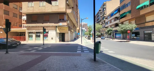 SE VENDE LOCAL COMERCIAL A 2 CALLES, CHAFLÁN EN ARQUITECTO VANDELVIRA. CON MULTITUD DE POSIBILIDADES — 5