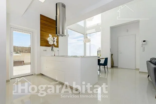 MARAVILLOSO CHALET CON JARDÍN, PISCINA Y GARAJE — 23