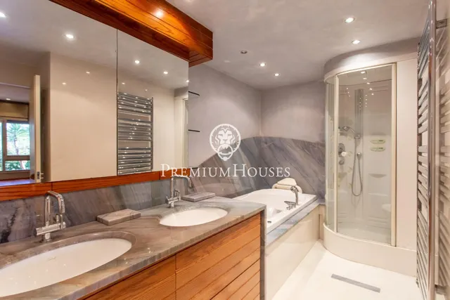 Casa en venta en Montornès del Vallès — 28