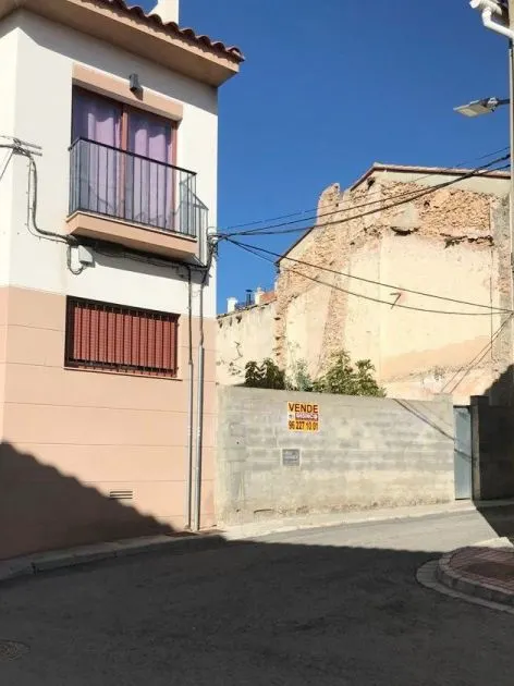 SOLAR EDIFICABLE BIEN SITUADO
