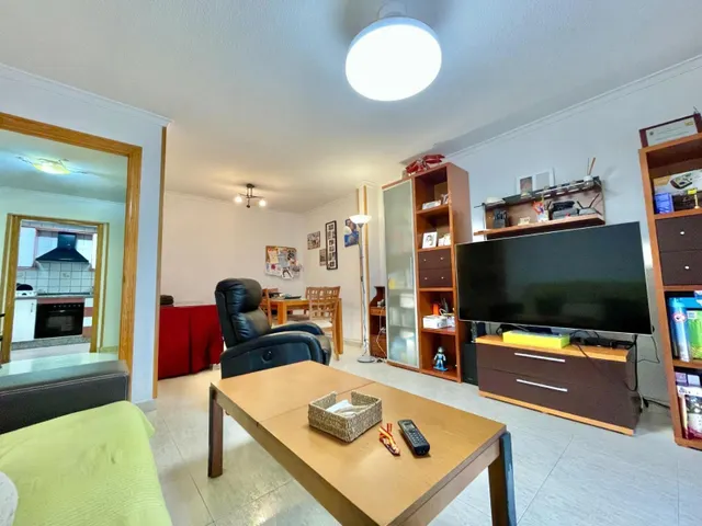 Piso exterior de 3 dormitorios en Miralbaida – Listo para entrar a vivir — 9