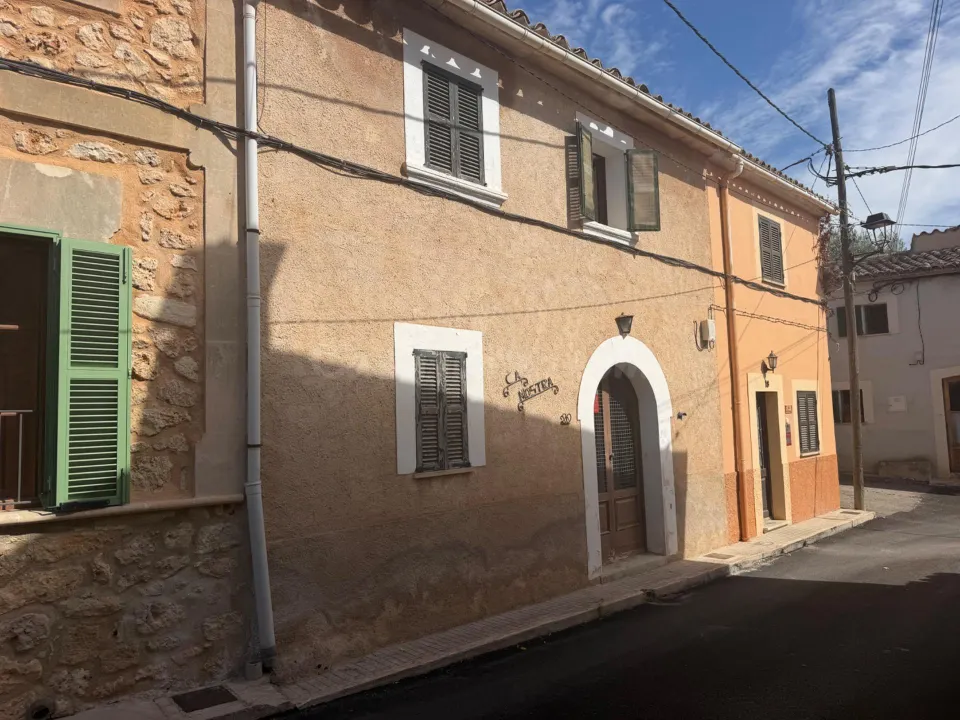 Casa mallorquina con encanto y proyecto de reforma en Sencelles