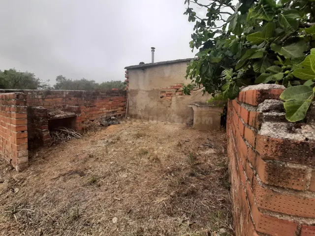Parcela con construcción de 65 metros en Sierra de Fuentes - foto 4