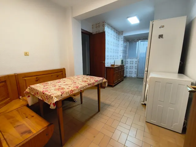 Piso de 89m2. Distribuido en tres dormitorios, salón, cocina y baño — 11