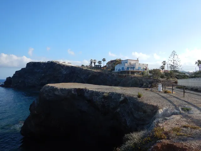 CHALET INDEPENDIENTE CON VISTAS AL MAR MEDITERRANEO — 13