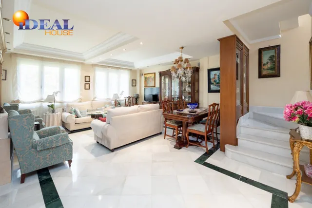 FANTASTICA CASA EN PLAZA DE LOS LOBOS — 5