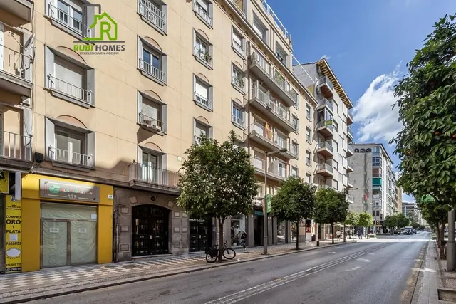 PISO EN VENTA - GRANADA (C/Recogidas) — 40