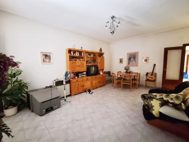 TRASPASO Y VENTA POR JUBILACIÓN CON VIVIENDA INCLUIDA — 10