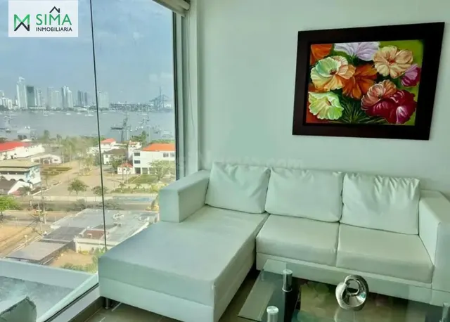 ¡Vive la experiencia costera en este hermoso apartamento en 