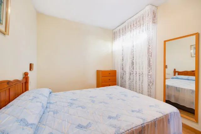 Bungalow de 3 dormitorios con piscina comunitaria en la playa de Los Locos — 26