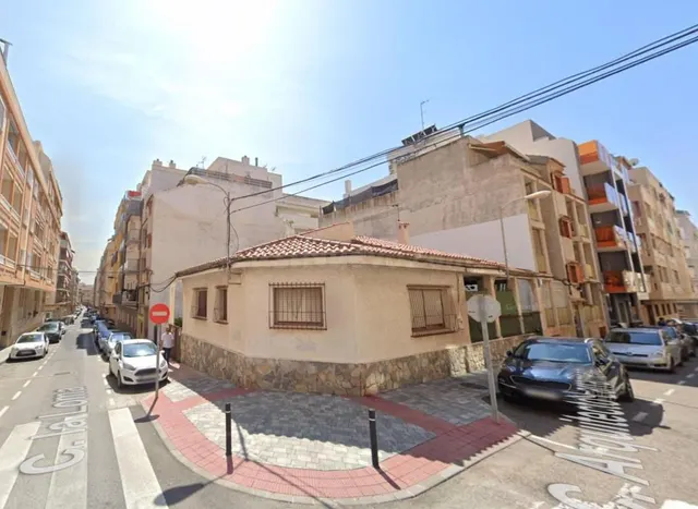 Parcela 180m² en venta - Estacion de autobuses