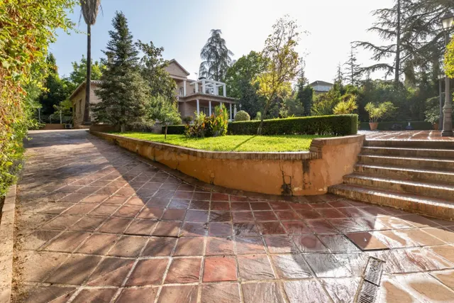 ESPECTACULAR CHALET -VILLA INDEPENDIENTE - foto 4