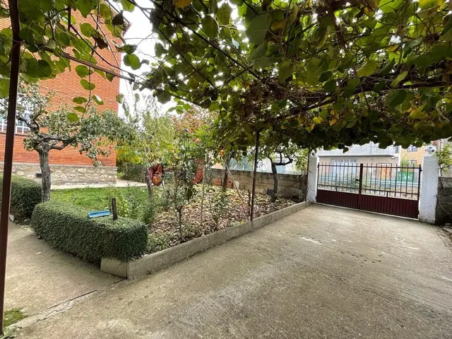 VENTA CASA CON TERRENO EN CUATROVIENTOS - foto 4