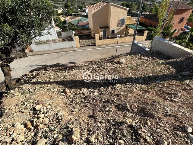 Parcela urbanizable a la venta en Alcalali. — 14