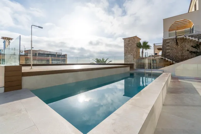 Chalet con garaje y trastero en Génova — 10