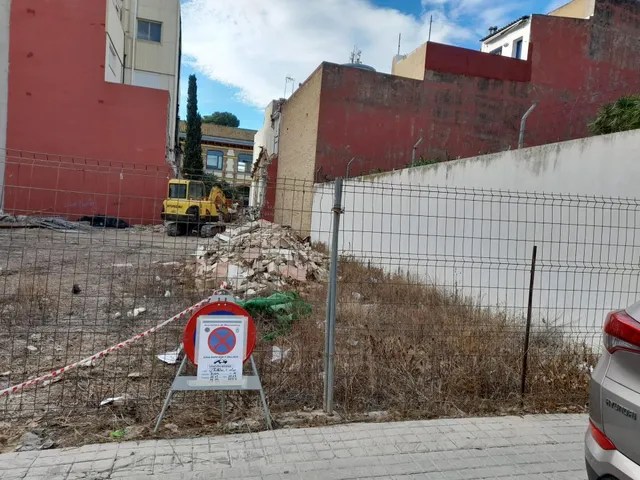 PARCELA URBANA ZONA DIVENDRES MASSANASSA — 13