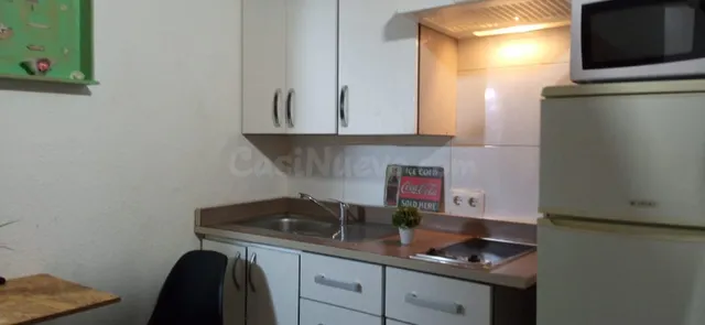 Estudio con mezzanine. 2do piso sin ascensor. Luz y agua incluidos. 45 mts2 AO — 6