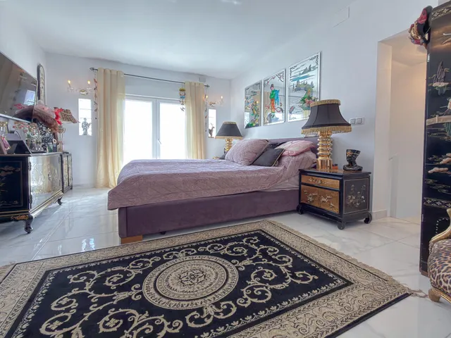 Exclusivo Adosado con excelente diseño y 2 amplias terrazas + solarium privado con vistas despejadas ( Sin gastos de comunidad ) — 31