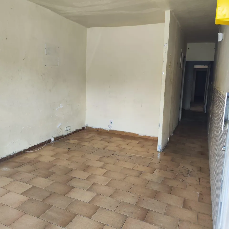 CASA DE 2 HAB  OKUPADA PARA REFORMAR COMPLETAMENTE EN CAN PUIGGENER