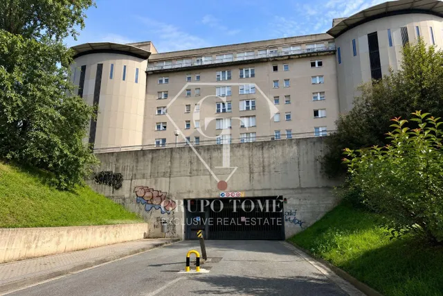 Amplio garaje de 24 m2 en Paseo de Lugaritz – comodidad y es - foto 2