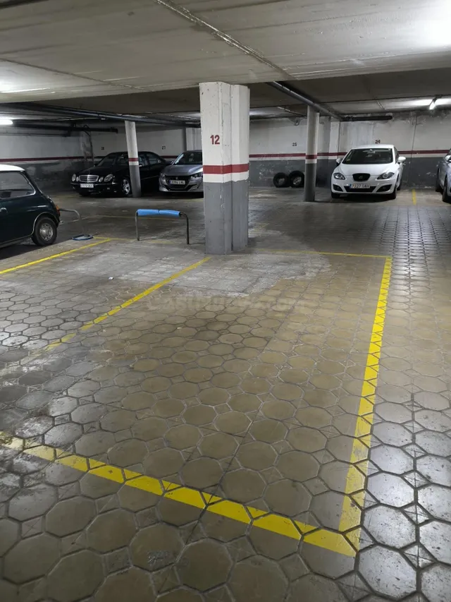 SE VENDE PLAÇA DE APARCAMIENTO PARA 1 COCHE EN MANRESA ZONA 