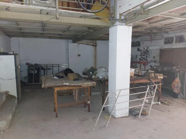 Estupendos locales en el centro — 3